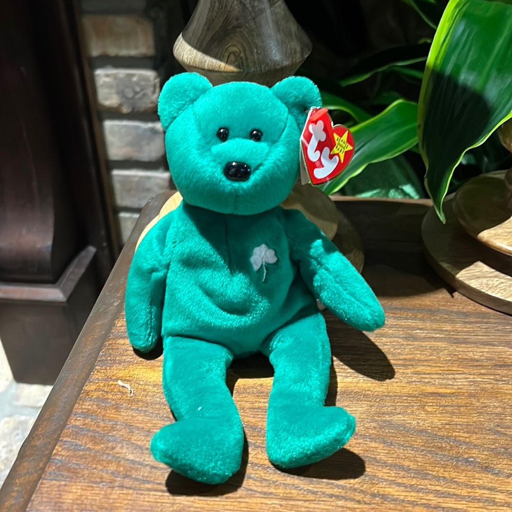 Original TY beanie baby Green Teddy Bear with white clover on left chest w error